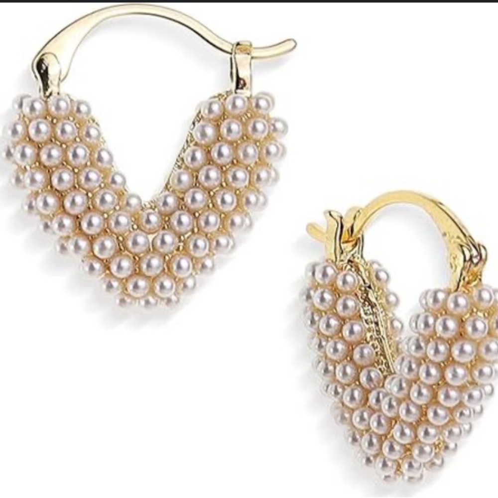 NWOT Pearl Heart Hoop Huggie Earrings